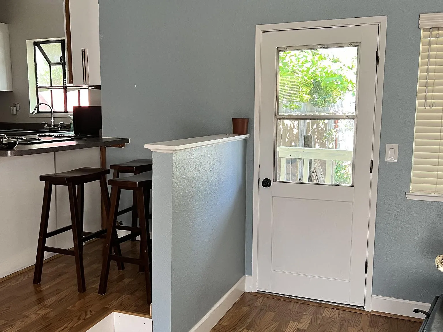 1 bed, 900 sqft, $1,750 — Photo 2