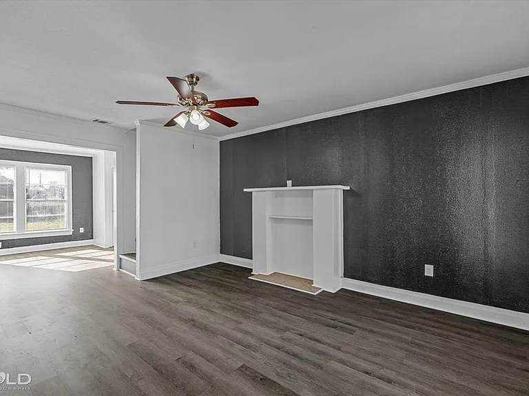 2400 Broadway Dr — Photo 11