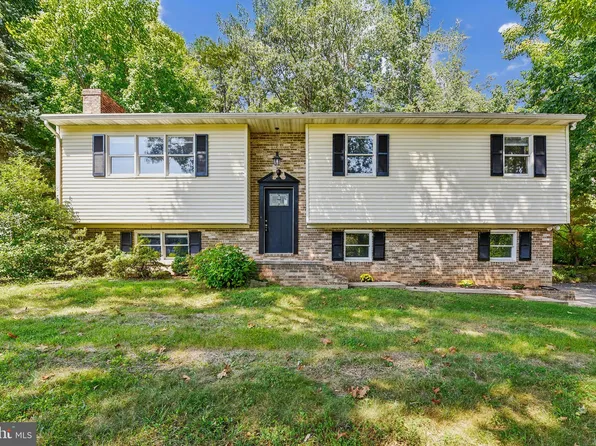 2728 Meadow Tree Dr, White Hall, MD 21161