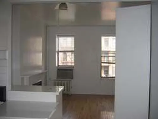 Rented by Eric Goodman Realty Corp | media 10