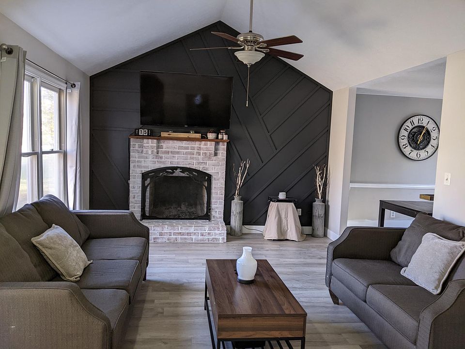 1st image of 119 Wade Ln #1