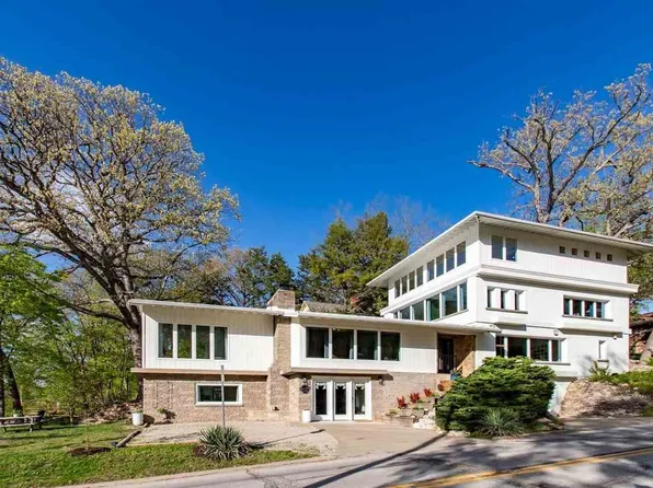 1030 River St, Iowa City, IA 52246