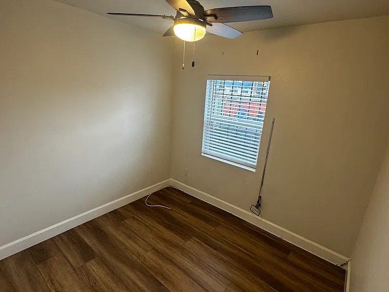 8765 S San Pedro St #1/2 — Photo 8
