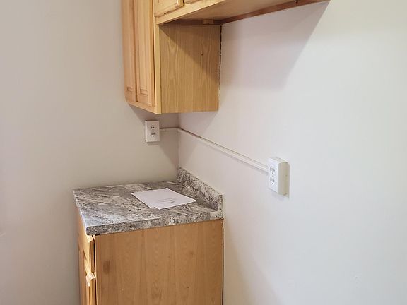 5th image of 456 Baldwin Ave APT 14