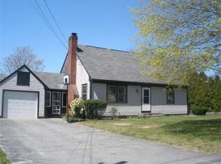 3 Perry Ave, Mattapoisett, MA 02739