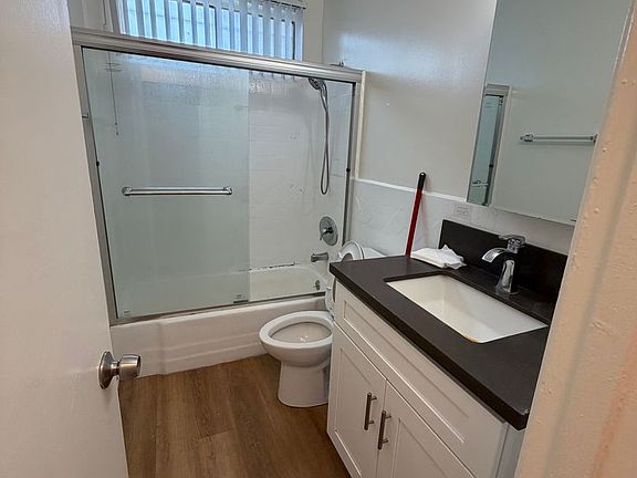 5th image of 2139 Penmar Ave APT 1