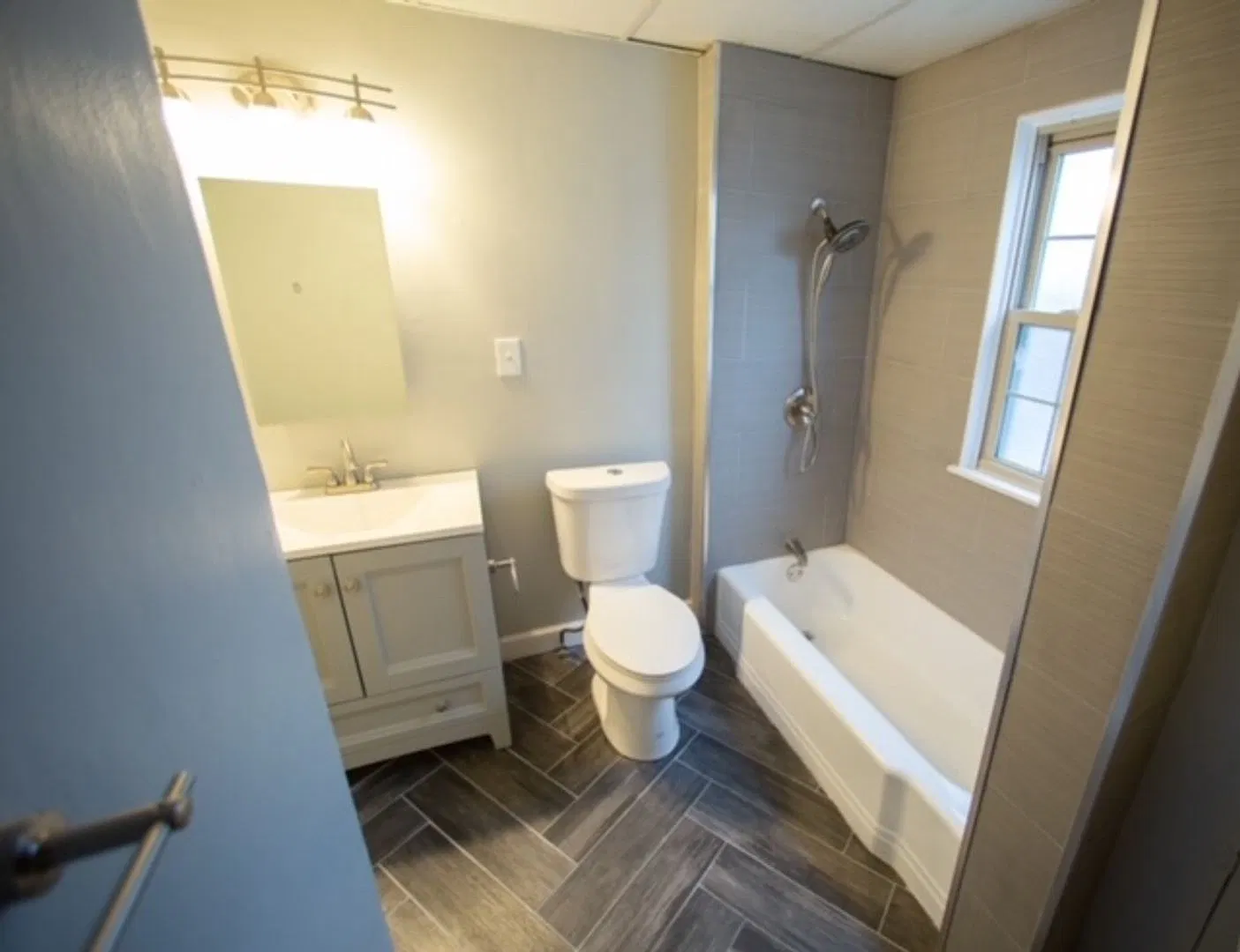 Garfield Heights 3-Bedroom Single-Family — Photo 4