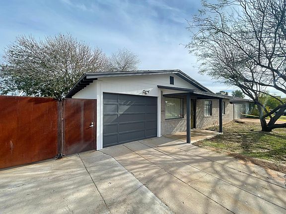 2nd image of 4002 E Indianola Ave