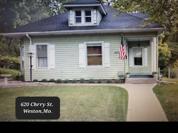 620 Cherry St, Weston, MO 64098