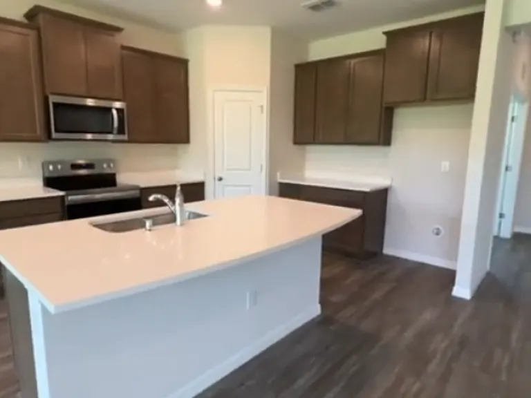 10503 Farm Hill Ave — Photo 4