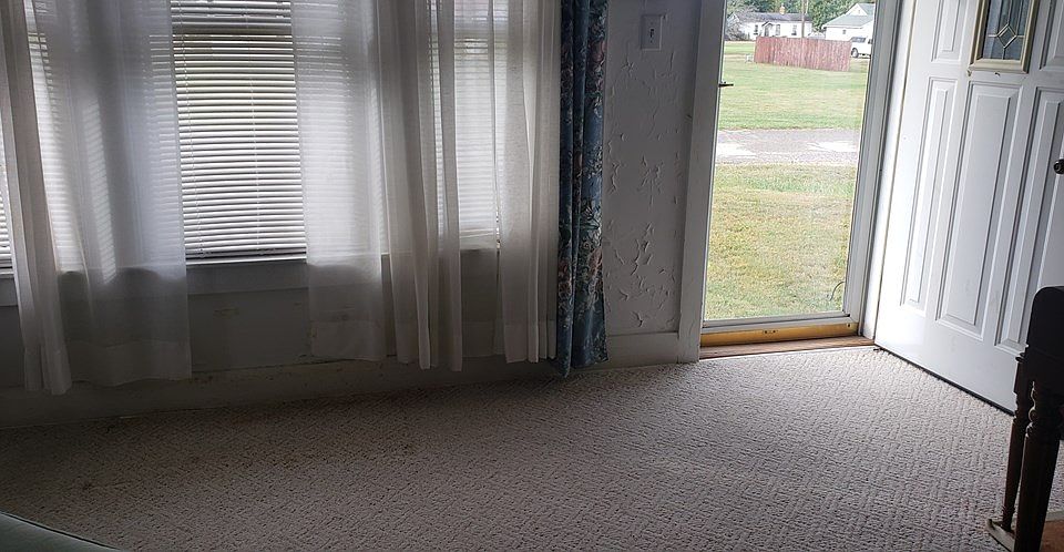 2nd image of 428 4th St
