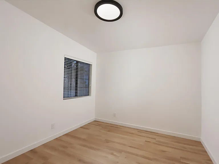2236 Glendale Blvd #1/2 — Photo 10