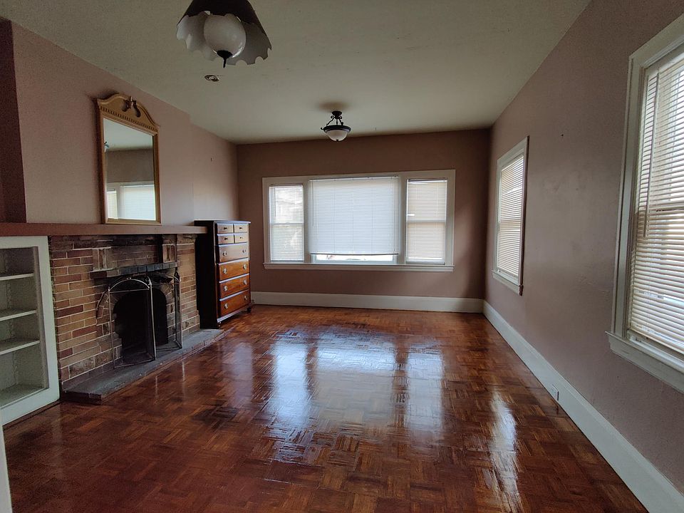 1st image of 2435 33rd Ave