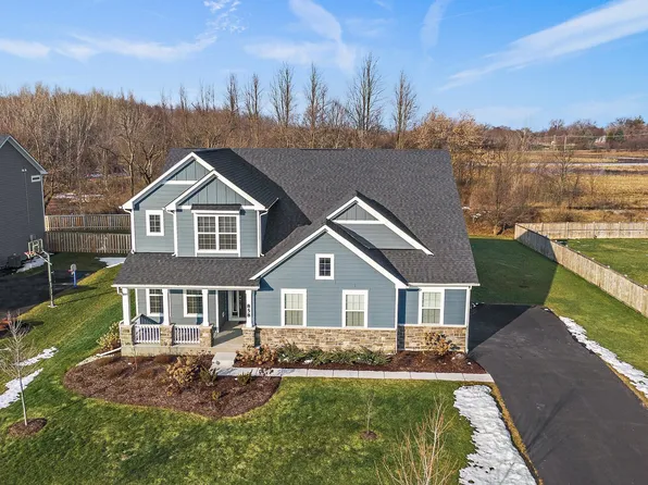 858 Marlisle Ct, Elgin, IL 60124