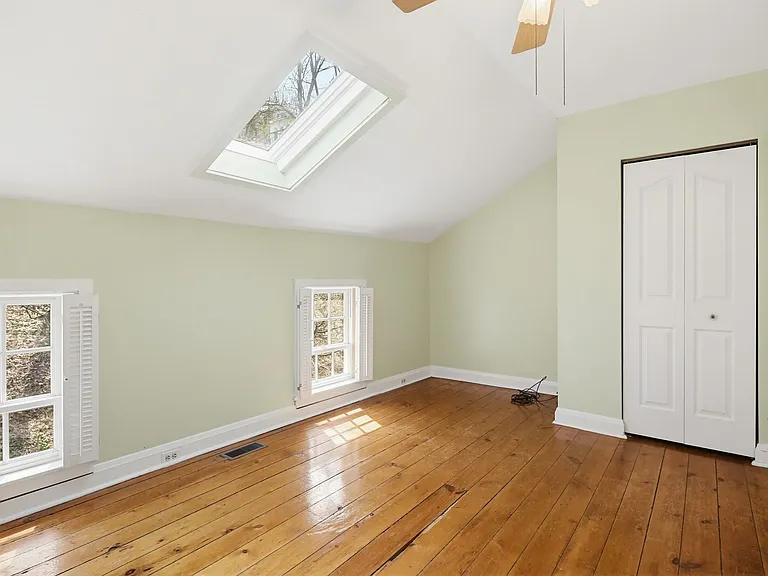 947 Oella Ave — Photo 10