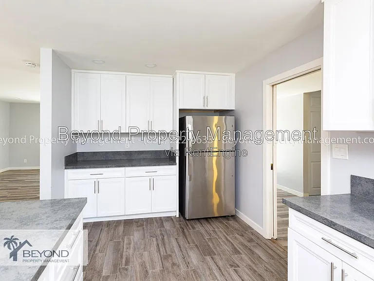 5313 Vickie Dr — Photo 7