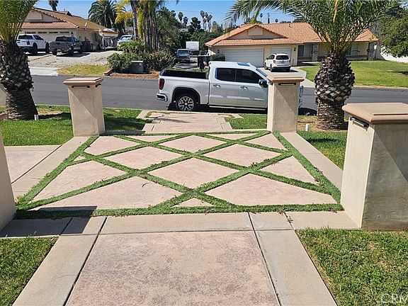 4th image of 14230 Avenida Munoz