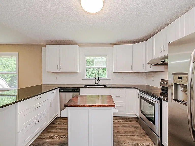 6814 Barrington Dr — Photo 7