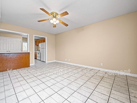 5th image of 3285 Tower Dr APT A