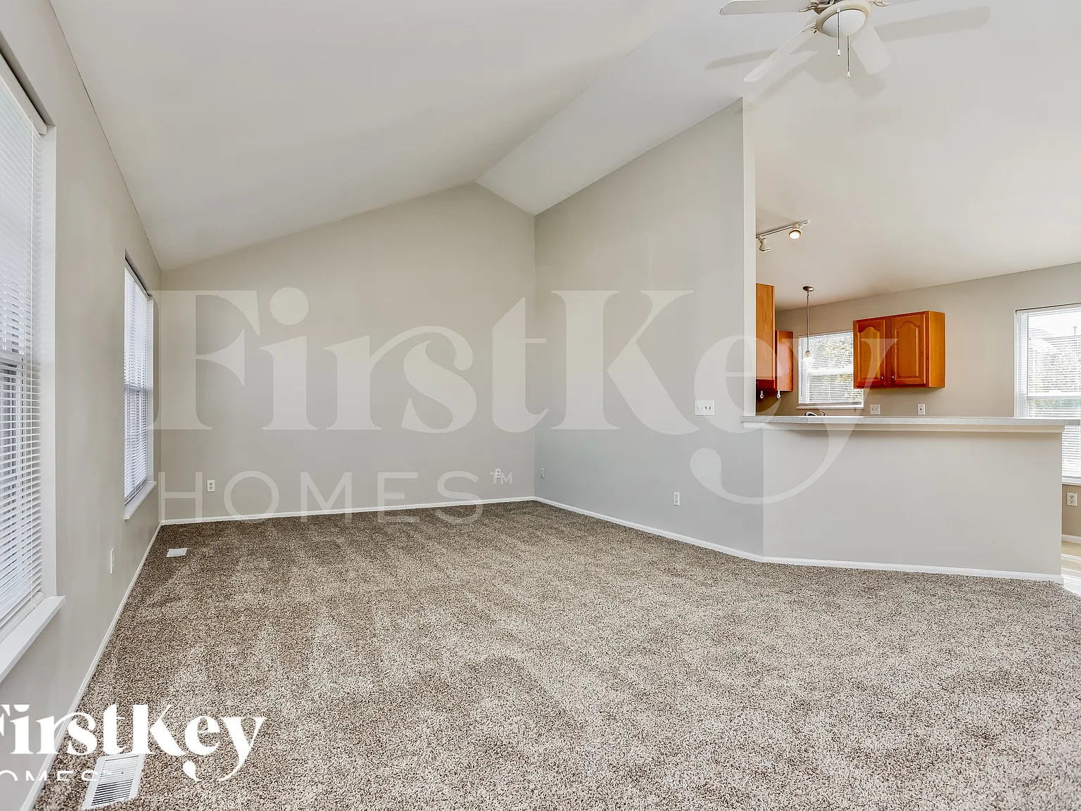 3 bed, 2.0 bath, 1354 sqft, $2,410 — Photo 3
