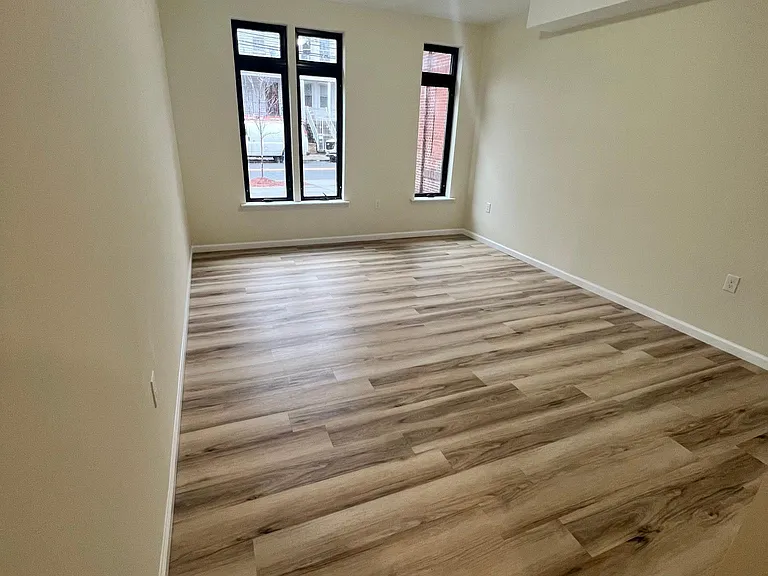 145 Bergen Ave #4 — Photo 9