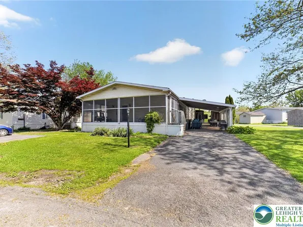 182 Greenbriar Dr S, Bath, PA 18014