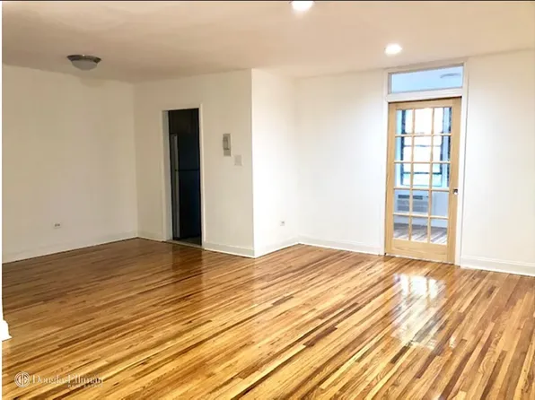 400 Rugby Road image 1 of 7