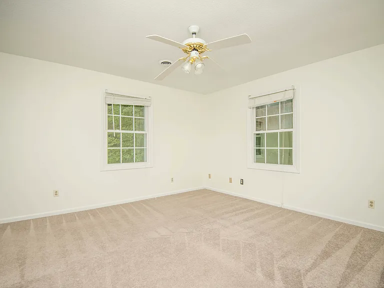 11144 Pleasant Forest Dr — Photo 43