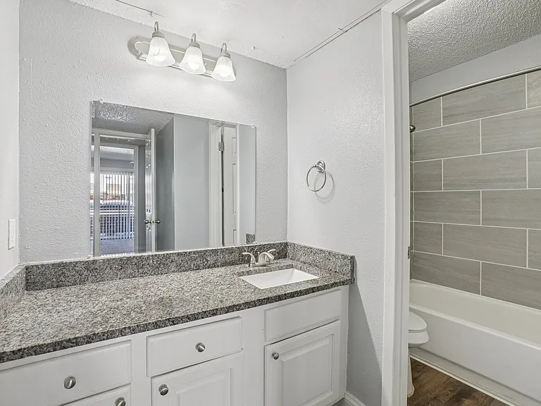 Don't Miss Out Biltmore Homes Leasing Fast — Photo 83