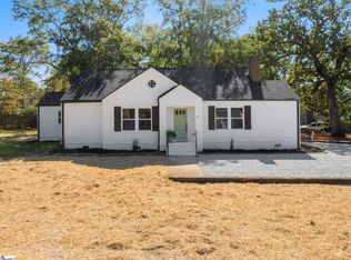 11 Willow Springs Dr, Greenville, SC 29607