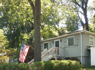 12 Iroquois Trl, Ridge, NY 11961