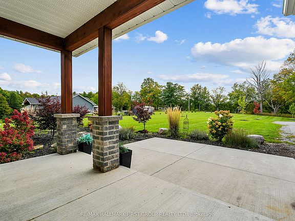 3rd image of 115 Broomfield Rd