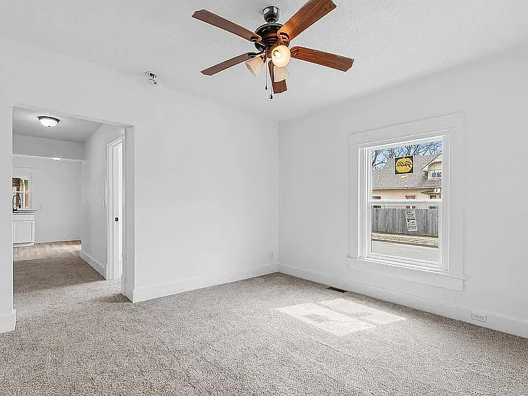 1600 N Topeka Ave — Photo 11