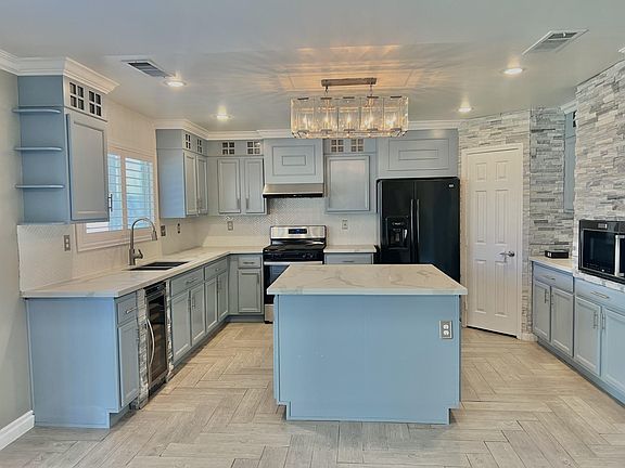 3rd image of 11110 Sweet River Dr