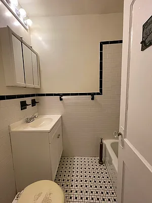 Rented by Oxford Property Group | media 32