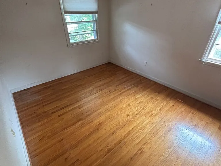 2312 Bedford Ave — Photo 22