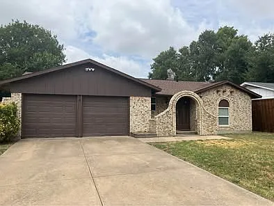 403 Vicki St