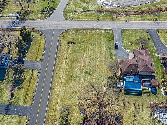 5th image of 1041 W Lakeshore Dr