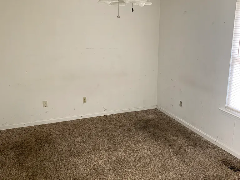 1502 Laurel Ct — Photo 9