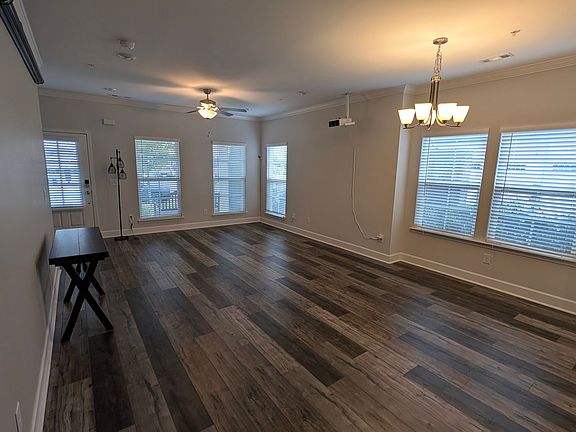 4th image of 531 Farmstead Ln