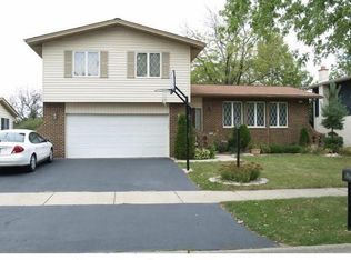 5238 Arquilla Dr, Richton Park, IL 60471