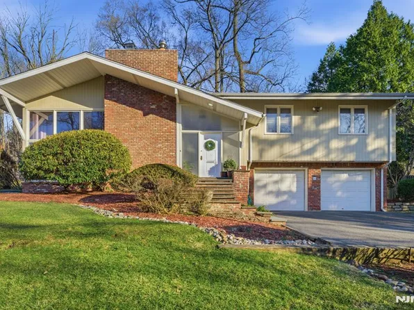 20 Leroy St, Tenafly, NJ 07670