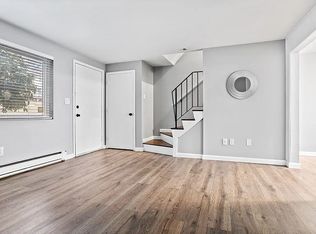 650 Robbins Ave APT 28, Dracut, MA 01826