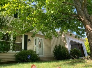 316 Alexandria Dr, Vernon Hills, IL
