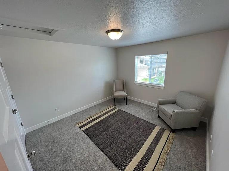 2374 W Howard St — Photo 19
