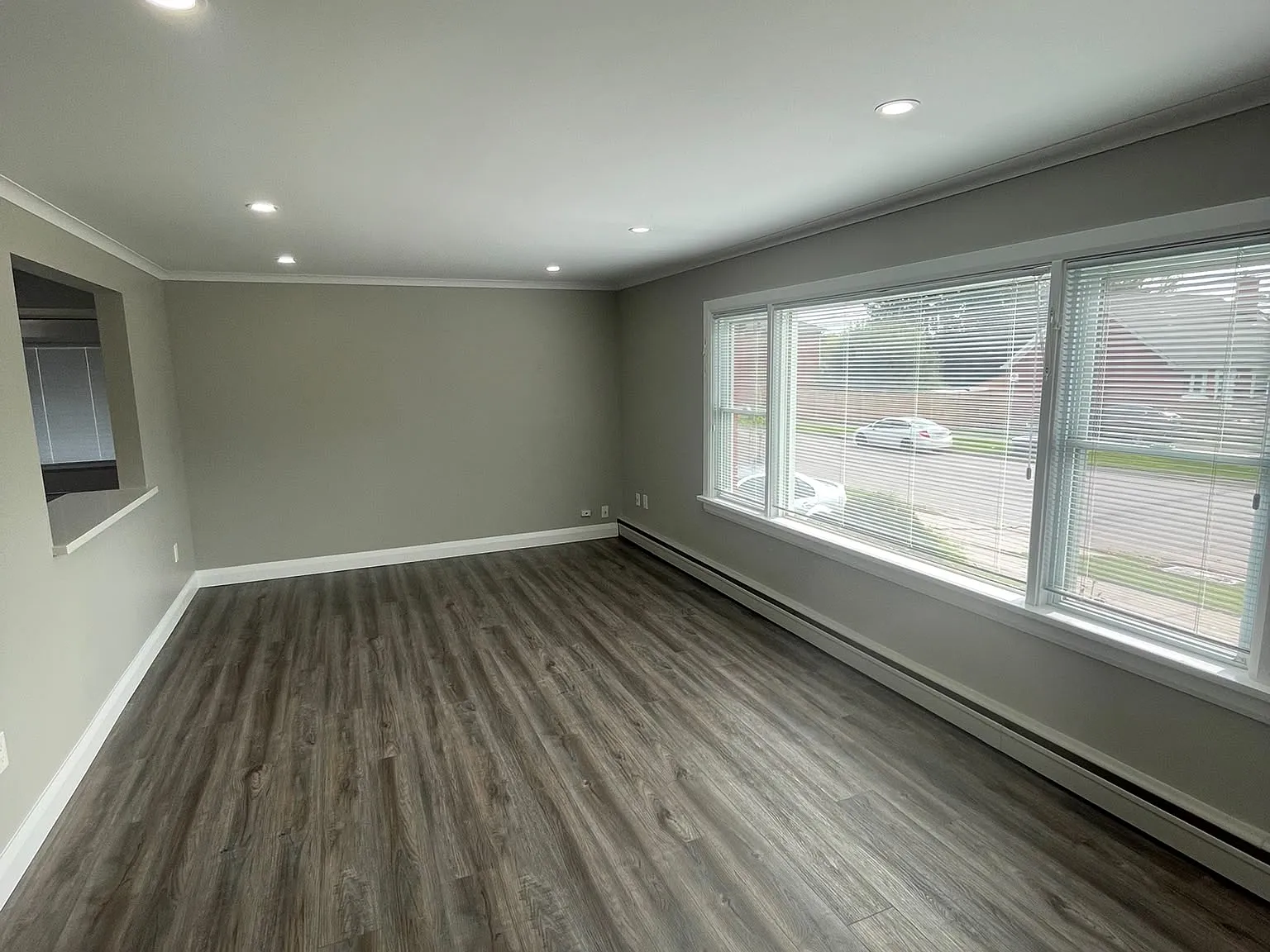 2 bed, 900 sqft, $1,800 — Photo 2