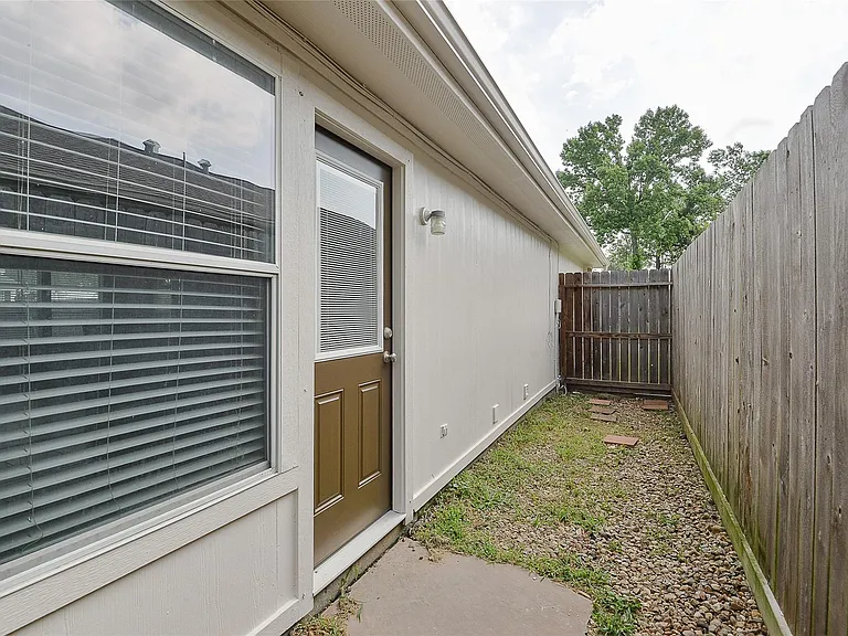 24415 Strong Pine Dr — Photo 25