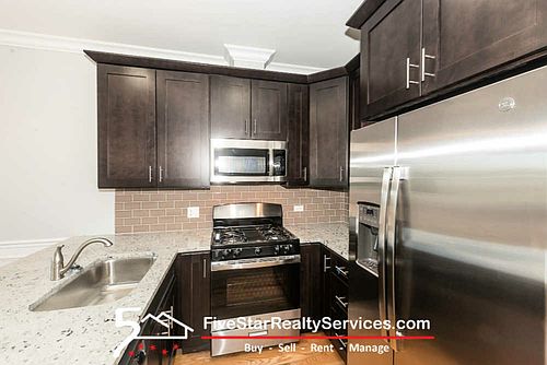 2nd image of 2346 W Grand Ave #2S