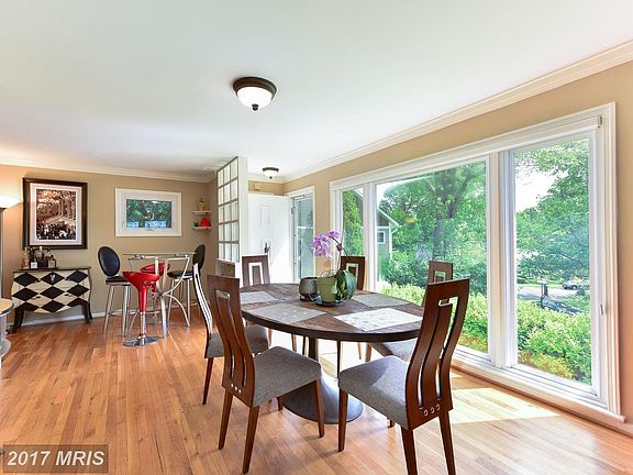 5th image of 2058 N Vernon St