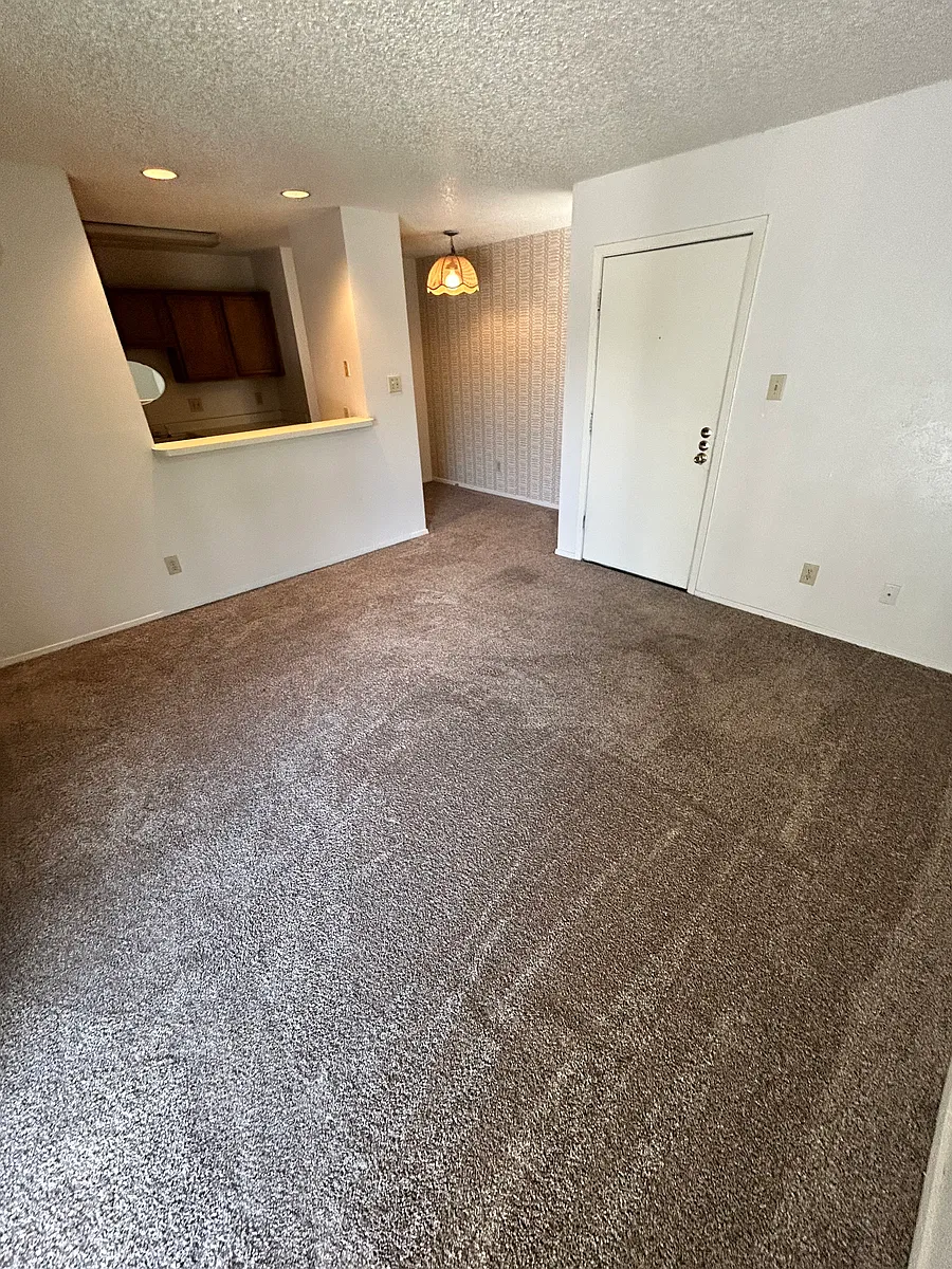 Building Photo - 1901 Holleman Dr W #306